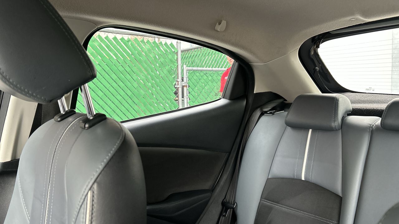 2023 Mazda Mazda 2 1.5 Carbon Edition At