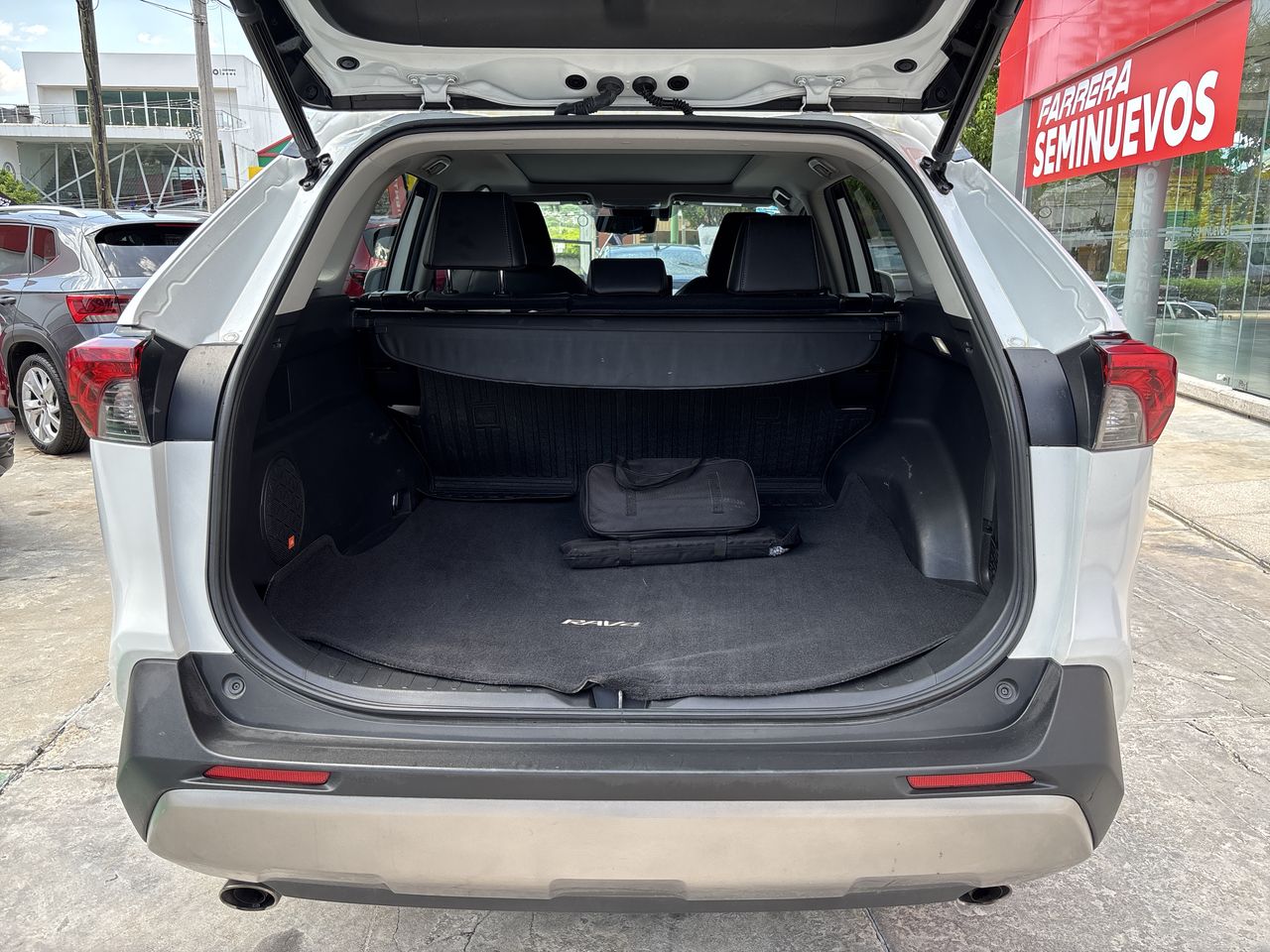 2023 Toyota RAV4 2.5 Limited Hybrid At