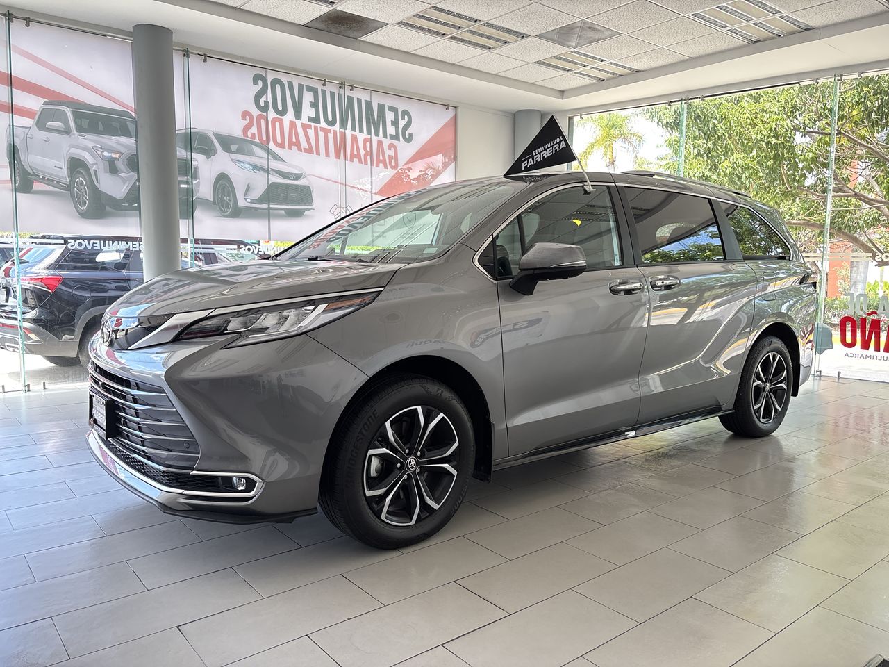 2026 Toyota Sienna 2.5 Platinum Hev At