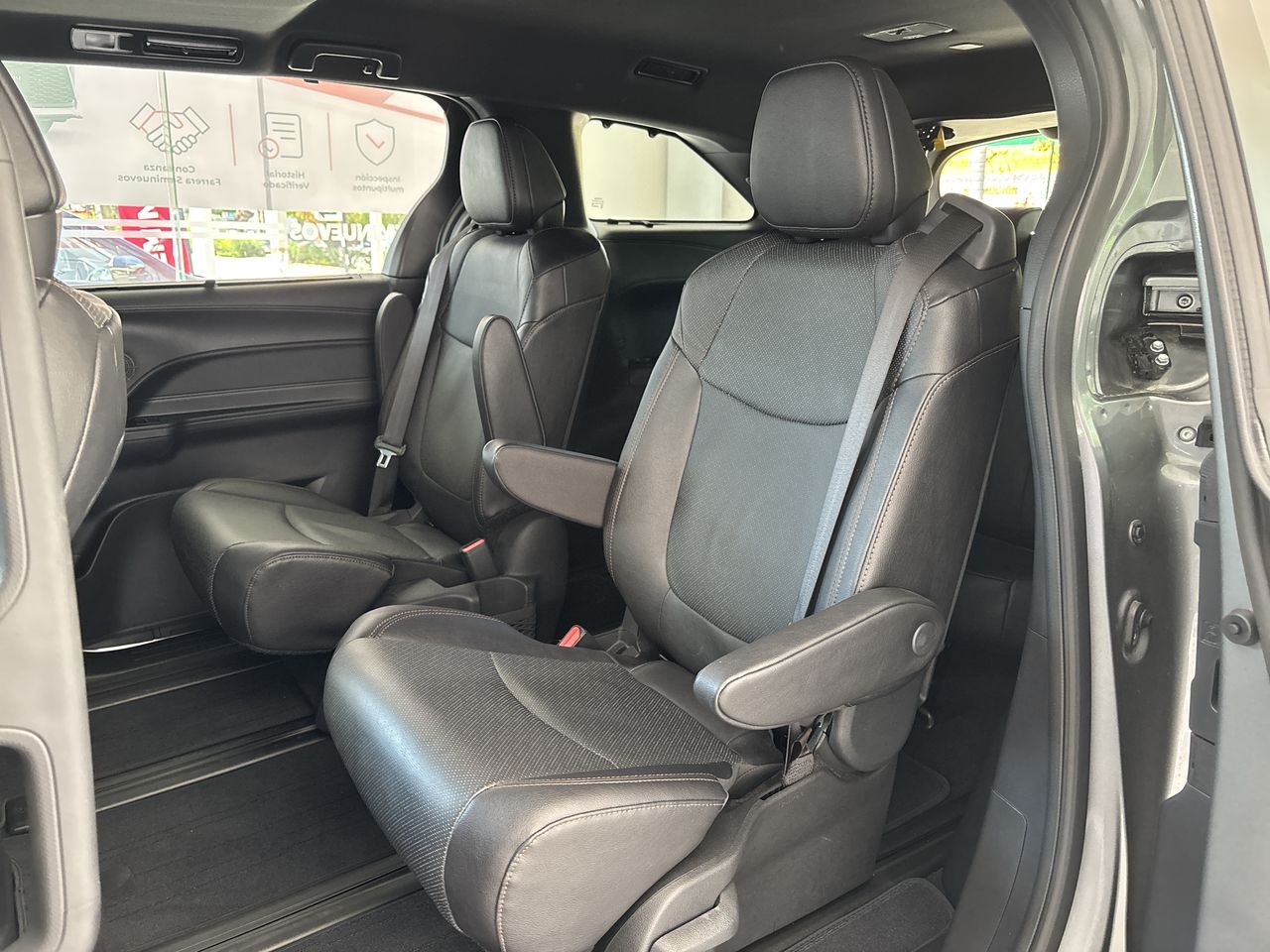 2026 Toyota Sienna 2.5 Platinum Hev At