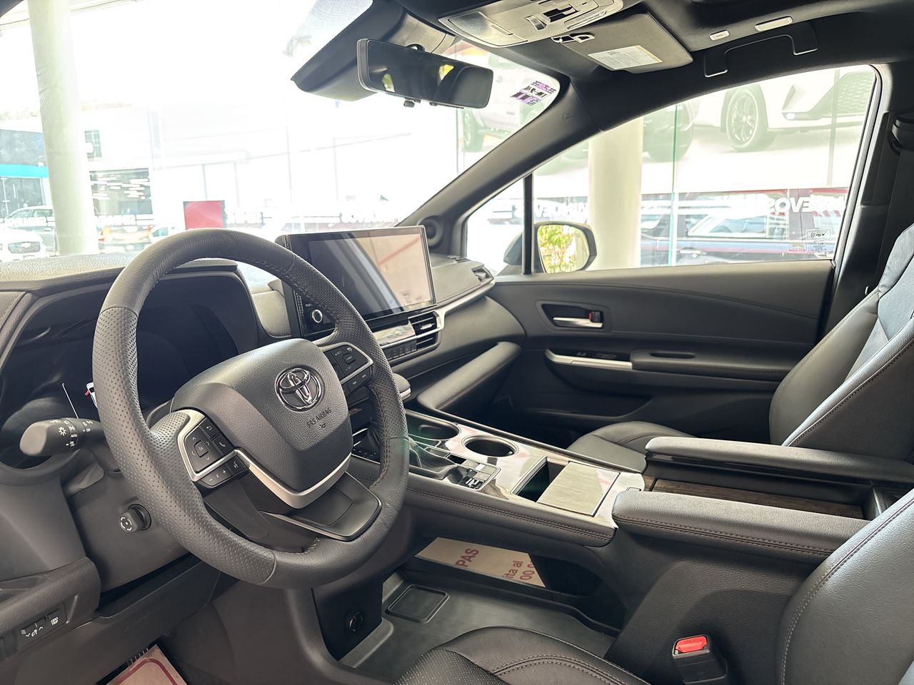 2026 Toyota Sienna 2.5 Platinum Hev At