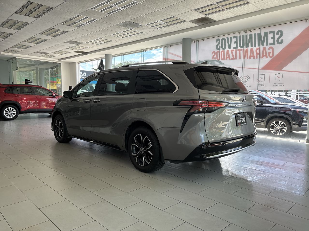 2026 Toyota Sienna 2.5 Platinum Hev At