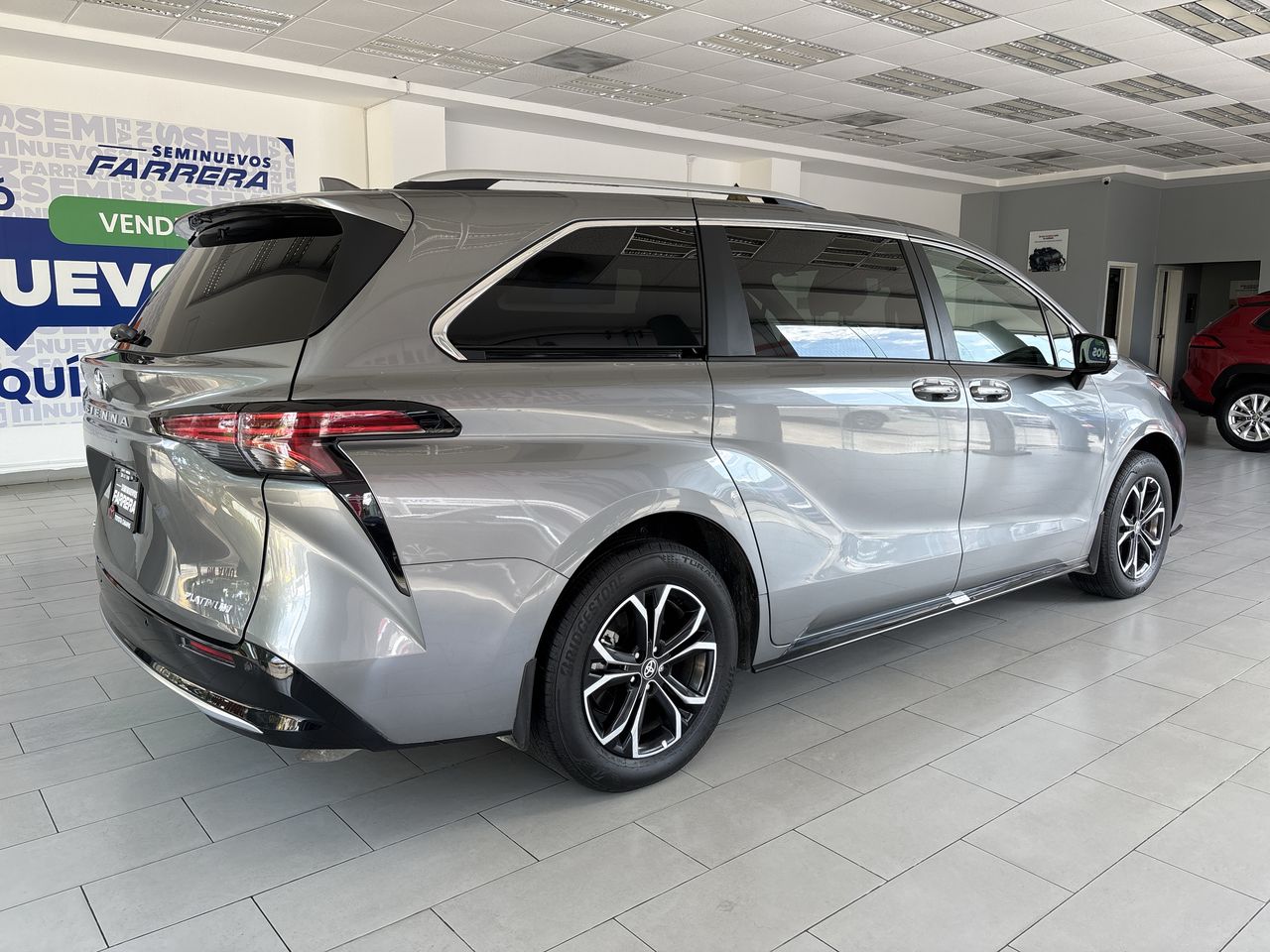 2026 Toyota Sienna 2.5 Platinum Hev At