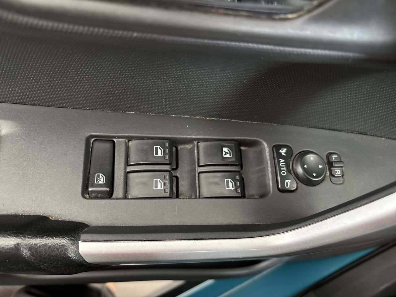 2023 Toyota Raize 1.0 XLE Bi-Tono At